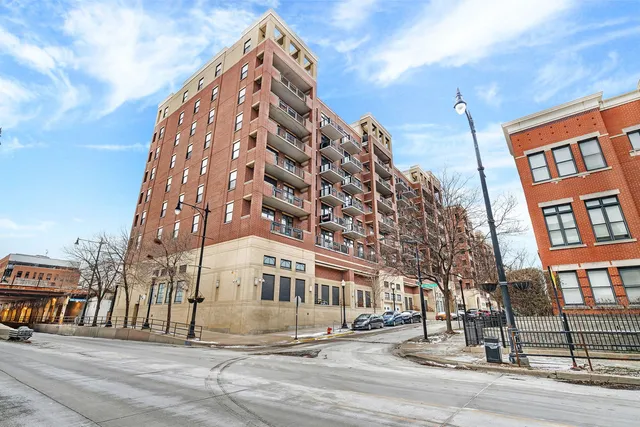 $294,990 | 811 West 15th Place, Unit 610, Chicago, IL 60608