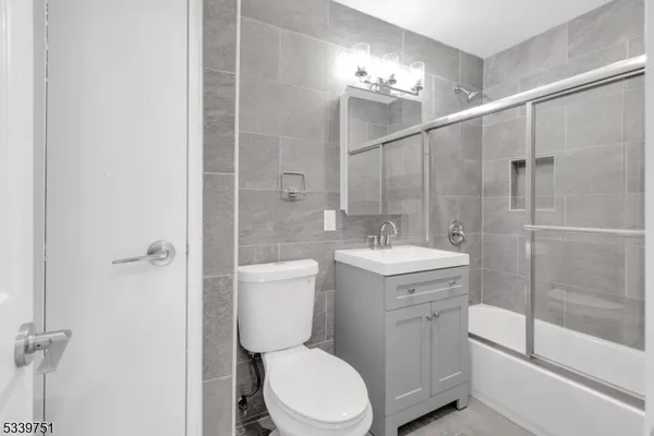 $1,800 | 557 South Broad Street, Unit A5, Elizabeth, NJ 07202