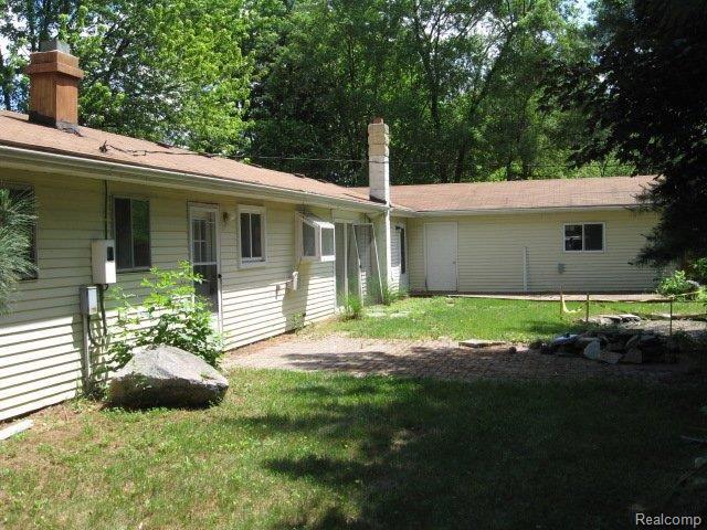 4695 Pelton Road Clarkston, MI 48346 - Photo 2 of 10 Back of Home