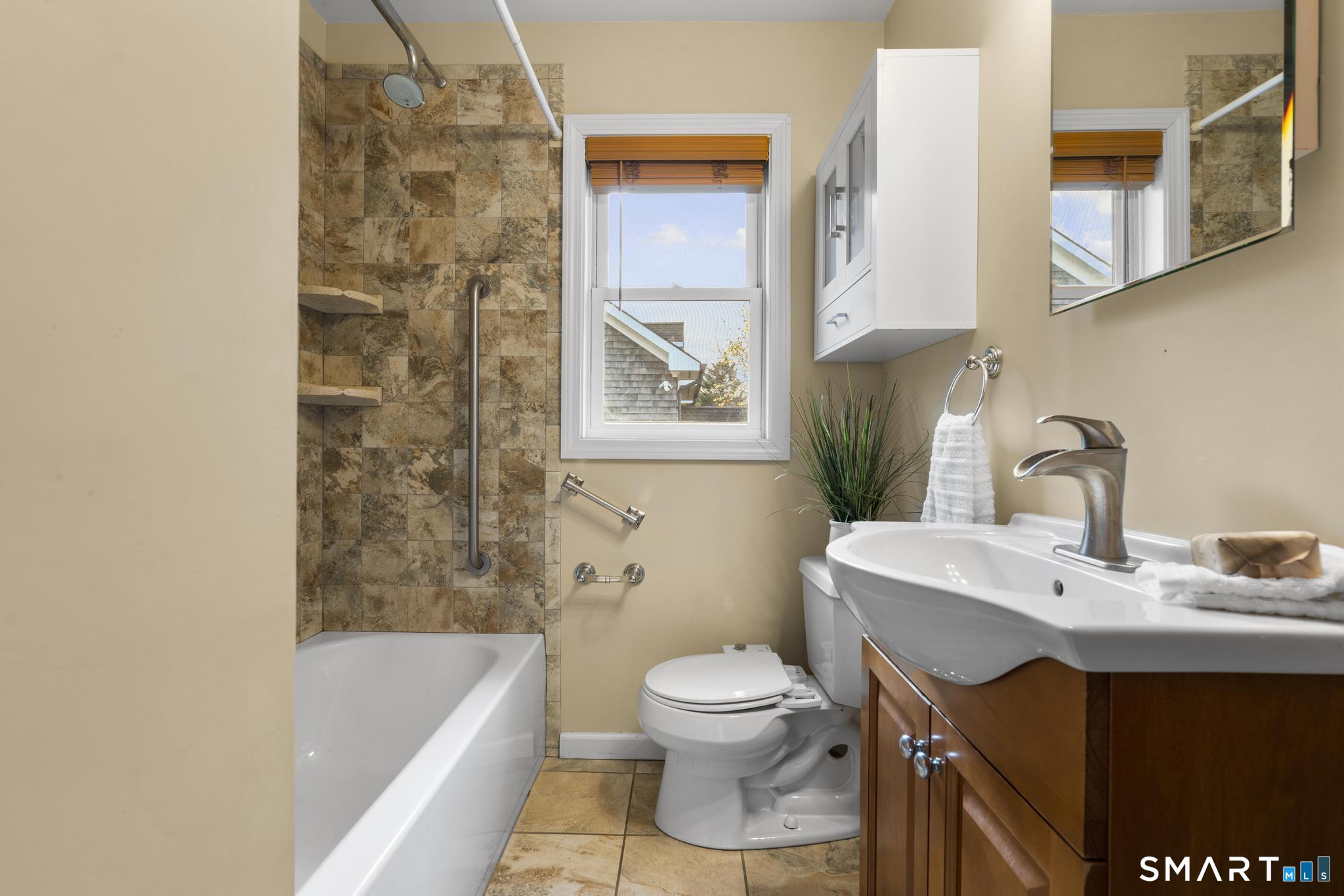 19 Barmore Drive East Stamford, CT 06905 - Photo 13 of 22