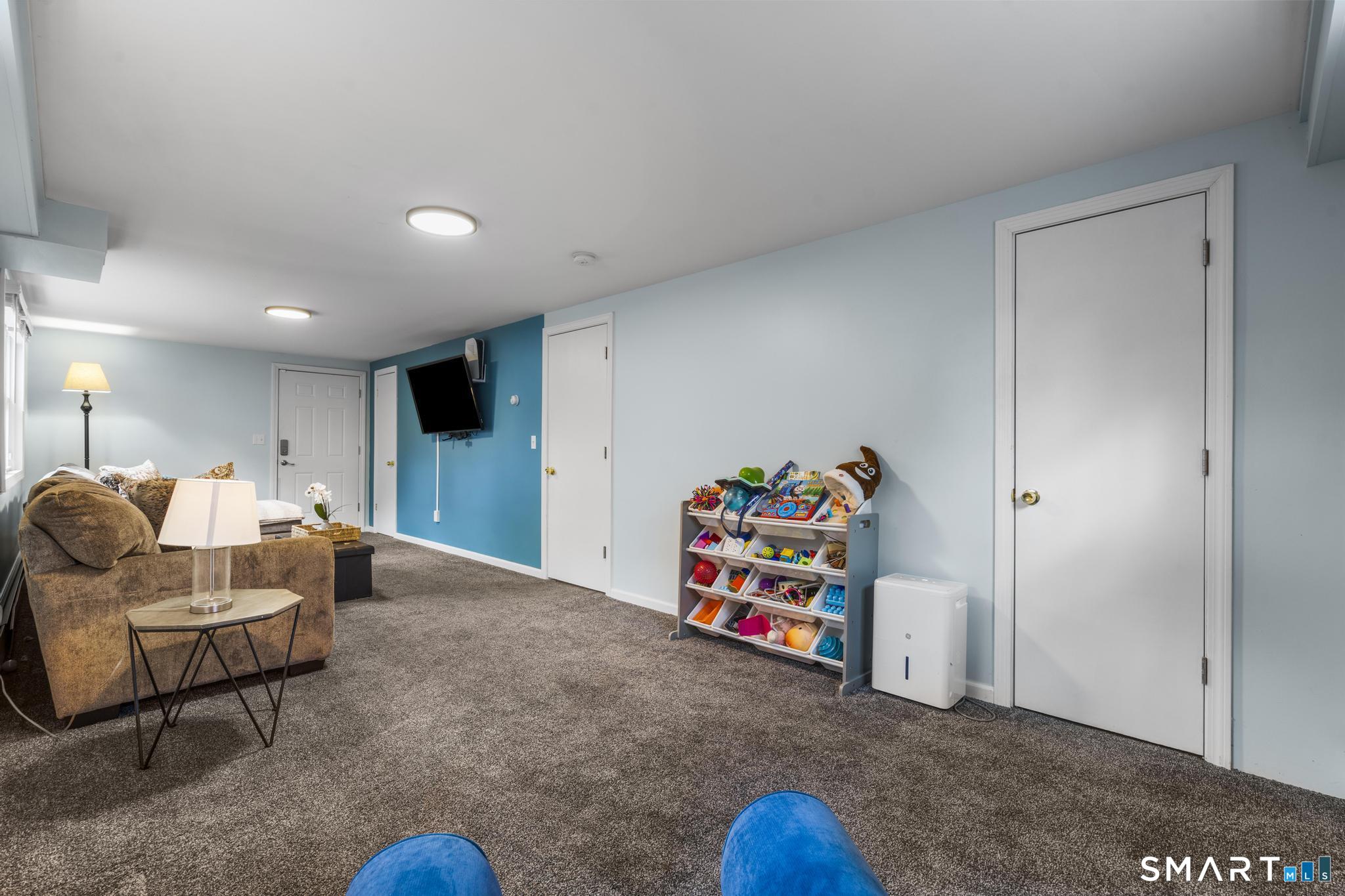 19 Barmore Drive East Stamford, CT 06905 - Photo 16 of 22