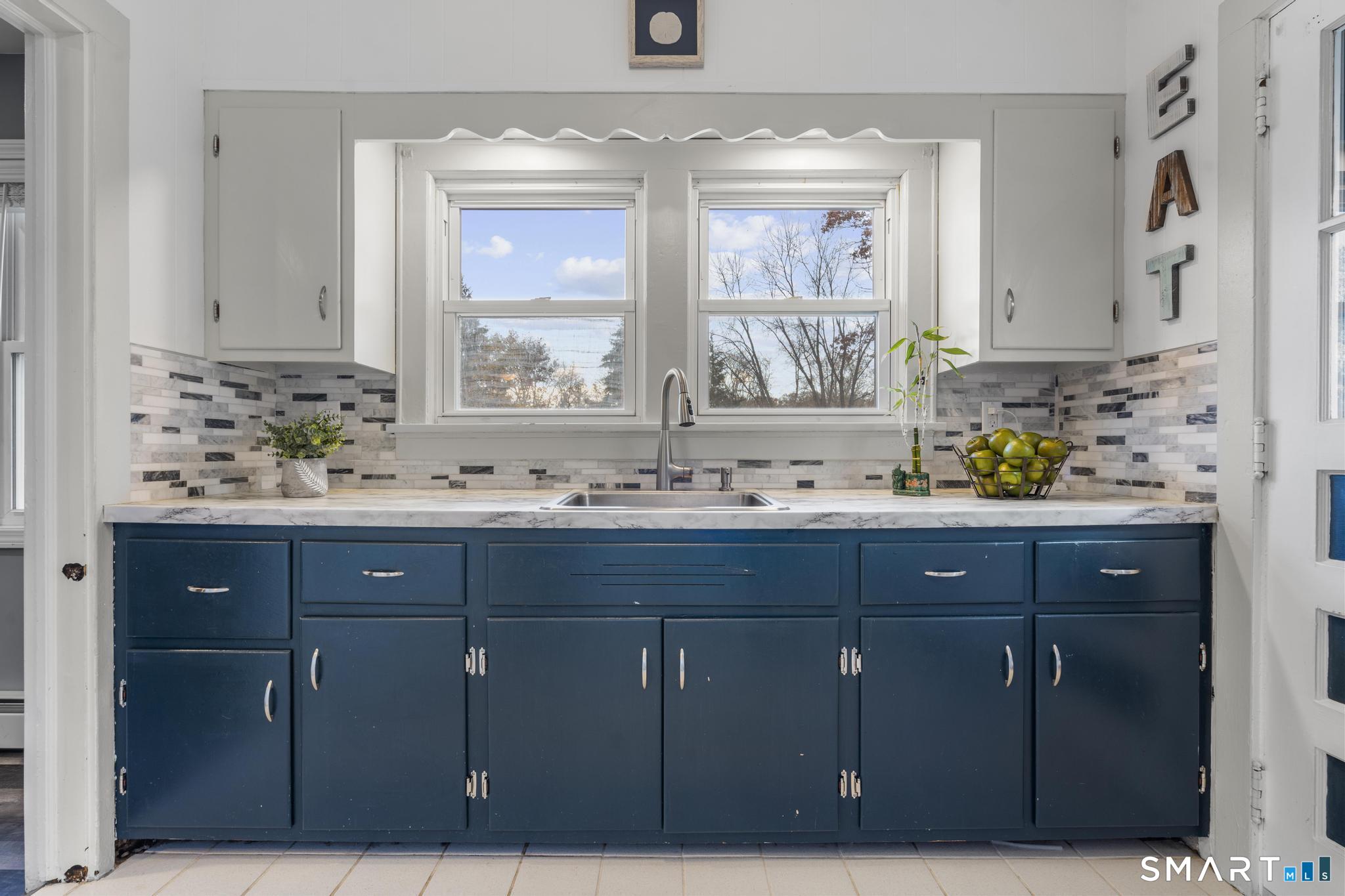 19 Barmore Drive East Stamford, CT 06905 - Photo 6 of 22