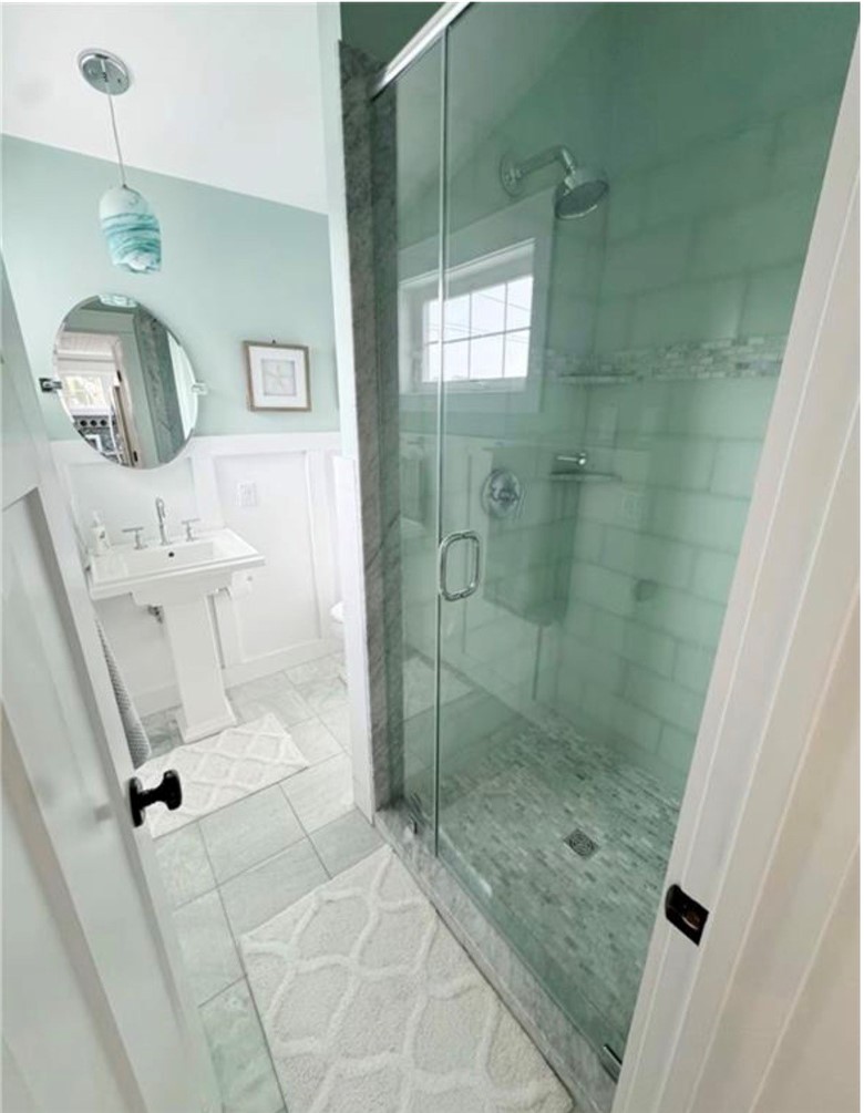 21 Warren Avenue, Unit 21 Middletown, RI 02842 - Photo 12 of 18