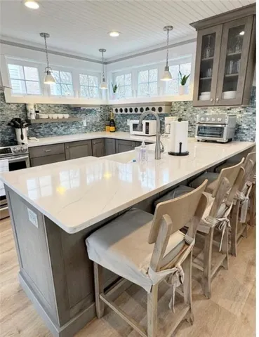 $2,400 | 21 Warren Avenue, Unit 21, Middletown, RI 02842