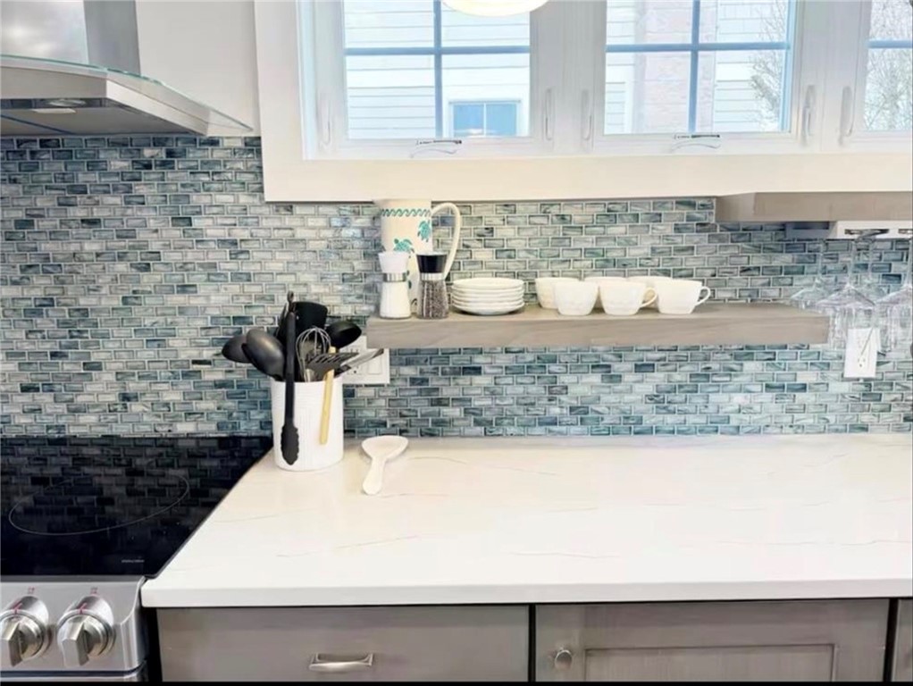 21 Warren Avenue, Unit 21 Middletown, RI 02842 - Photo 6 of 18