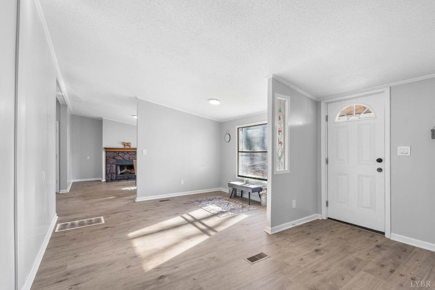 381 Hickeys Road Gretna, VA 24557 - Photo 5 of 37