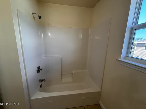 $1,695 | 754 Sherman Avenue, Unit A, Panama City, FL 32401