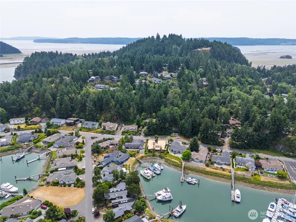 $929,000 | 880 Shoshone Drive, La Conner, WA 98257