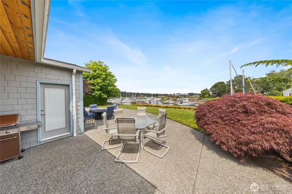 $929,000 | 880 Shoshone Drive, La Conner, WA 98257