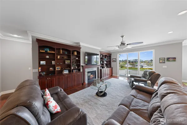 $929,000 | 880 Shoshone Drive, La Conner, WA 98257