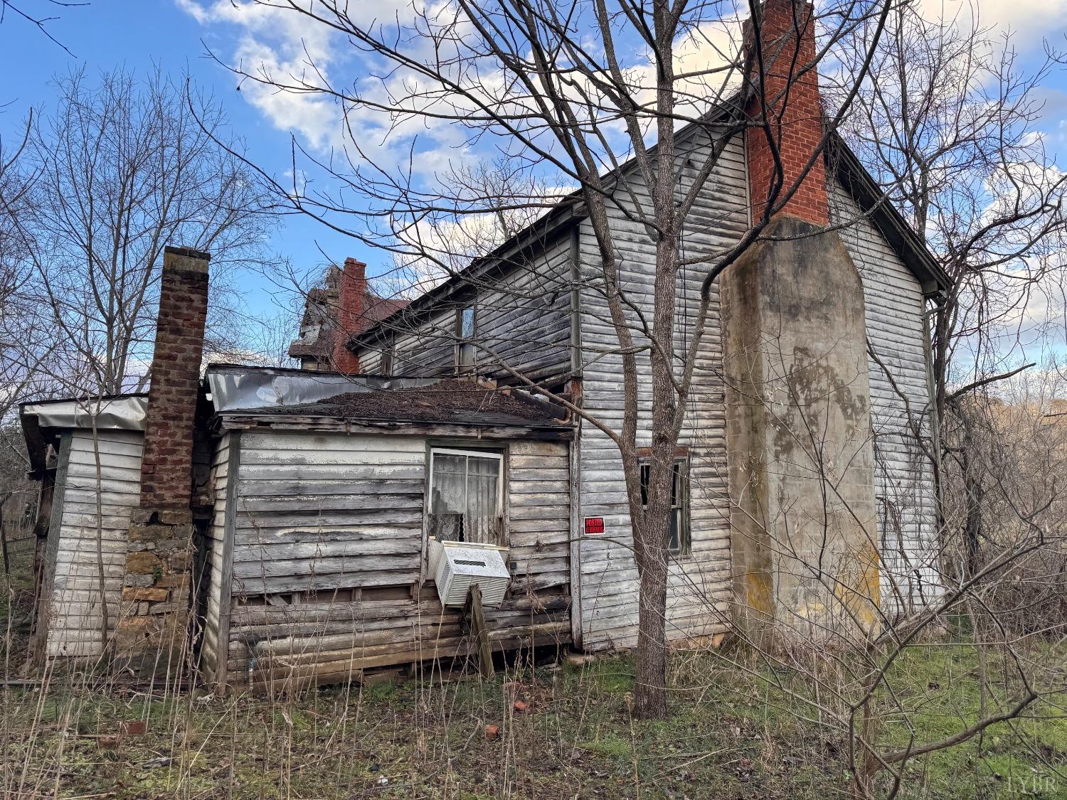 a backyard of a house