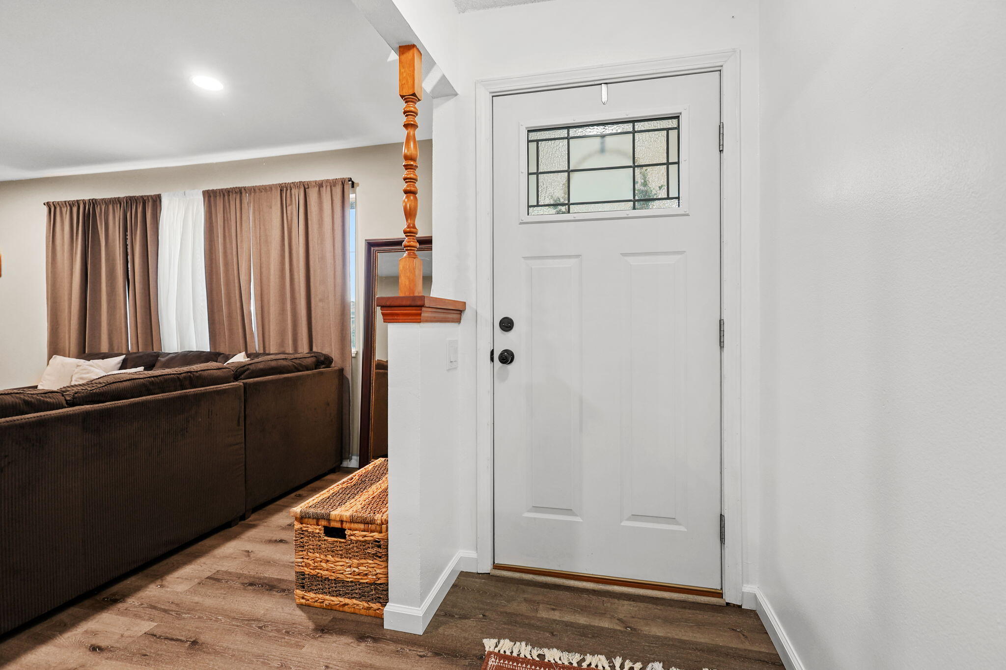 6958 Riverside Drive Redding, CA 96001 - Photo 4 of 30