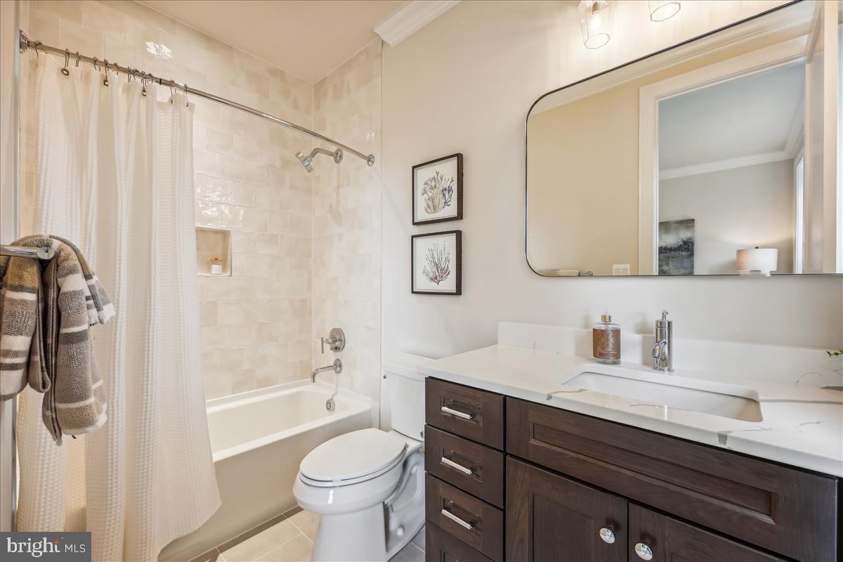 7600 Massena Road Bethesda, MD 20817 - Photo 20 of 102 Main Level Full Bathroom