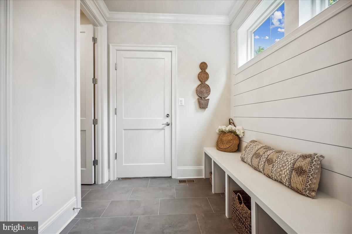 7600 Massena Road Bethesda, MD 20817 - Photo 39 of 102 Mud Room