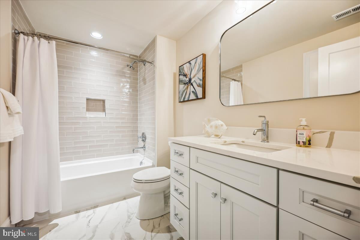 7600 Massena Road Bethesda, MD 20817 - Photo 79 of 102 Bathroom