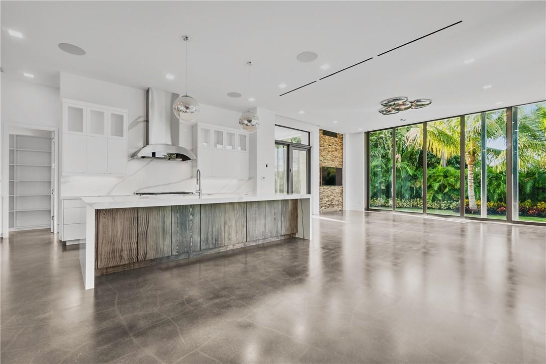 424 Northeast 5th Street Boca Raton, FL 33432 - Photo 11 of 51 a view interior of a house with wooden floor