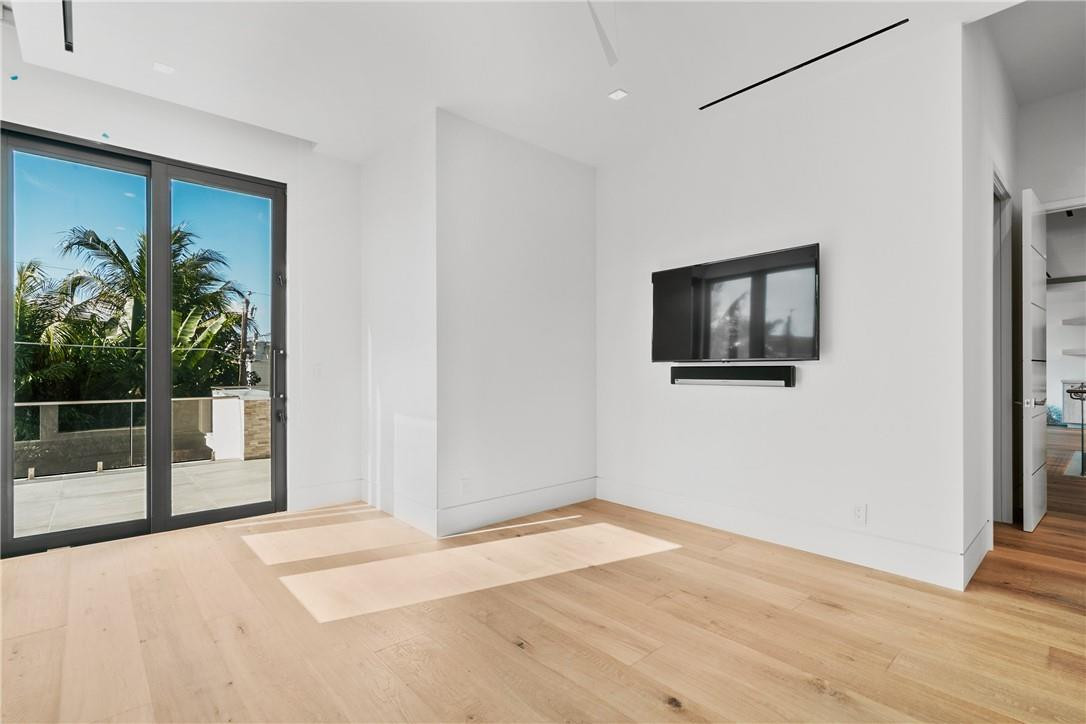 424 Northeast 5th Street Boca Raton, FL 33432 - Photo 29 of 51 a view of a livingroom with wooden floor
