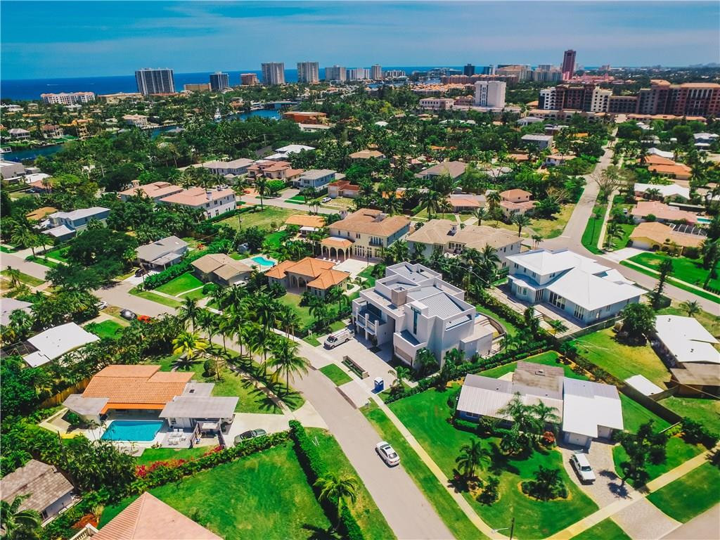 424 Northeast 5th Street Boca Raton, FL 33432 - Photo 44 of 51 an aerial view of a city with lots of residential buildings