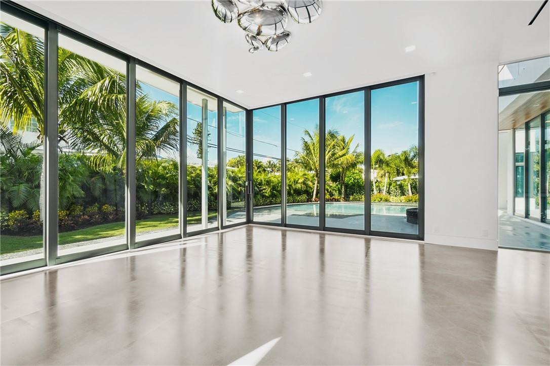 424 Northeast 5th Street Boca Raton, FL 33432 - Photo 7 of 51 a view of an entryway