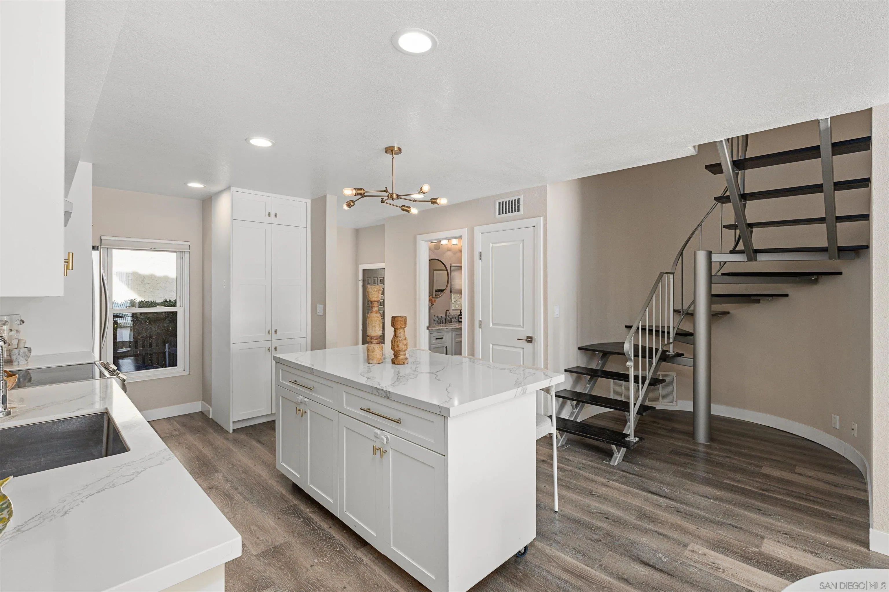 1913 Alga Road, Unit A Carlsbad, CA 92009 - Photo 11 of 44