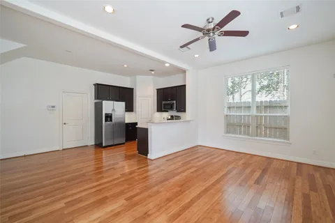 $399,000 | 724 Link Road, Houston, TX 77009