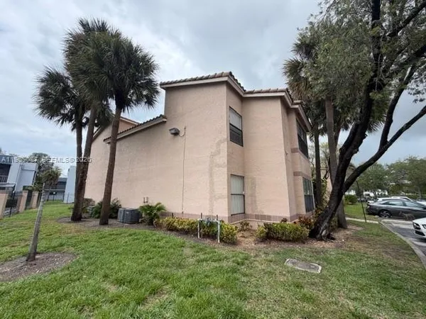 $2,100 | 2826 South University Drive, Unit 3102, Davie, FL 33328