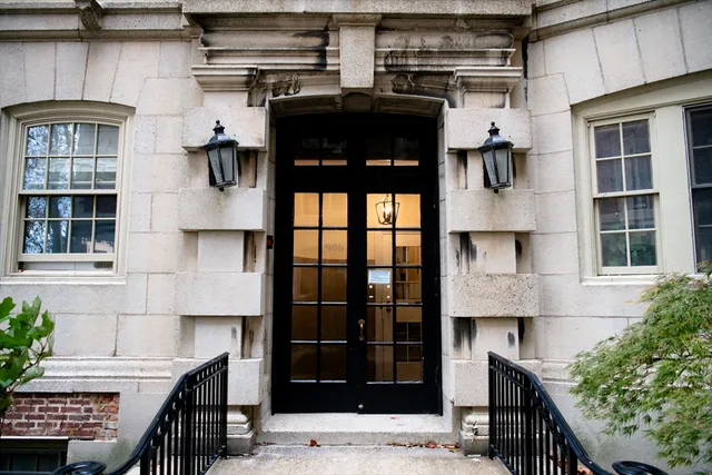 $1,395,000 | 986 Memorial Drive, Unit 404, Cambridge, MA 02138