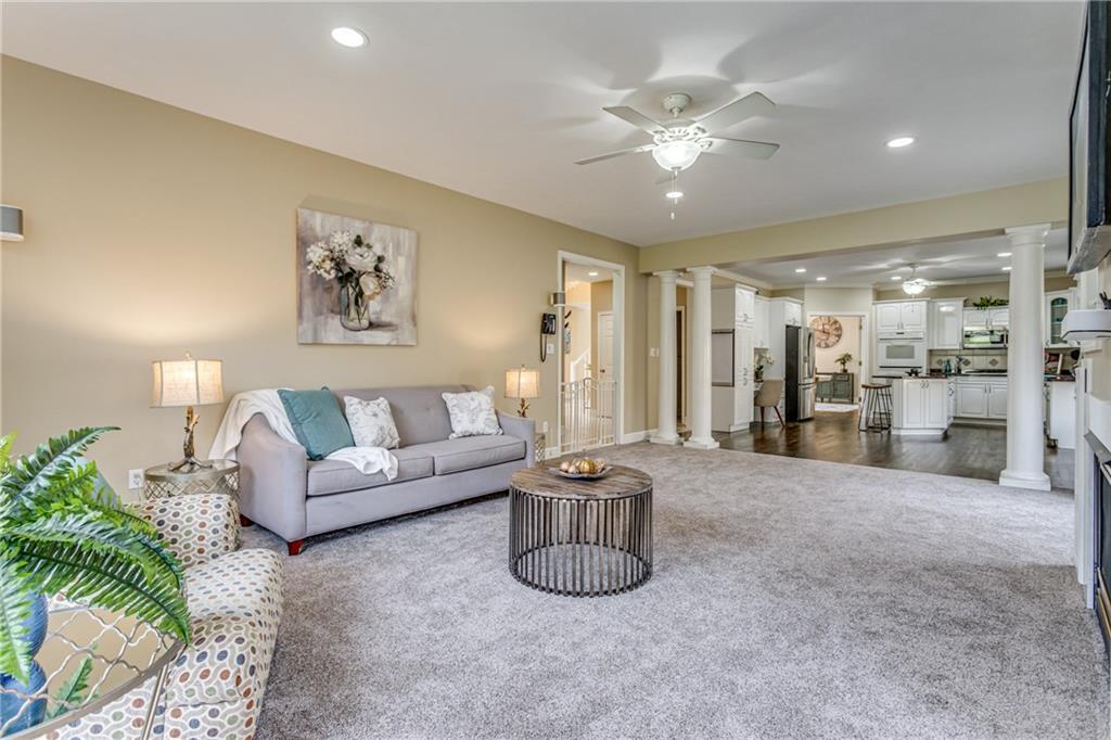 923 Settlers Ridge Road Pittsburgh, PA 15238 - Photo 12 of 25 Gallery Image 12