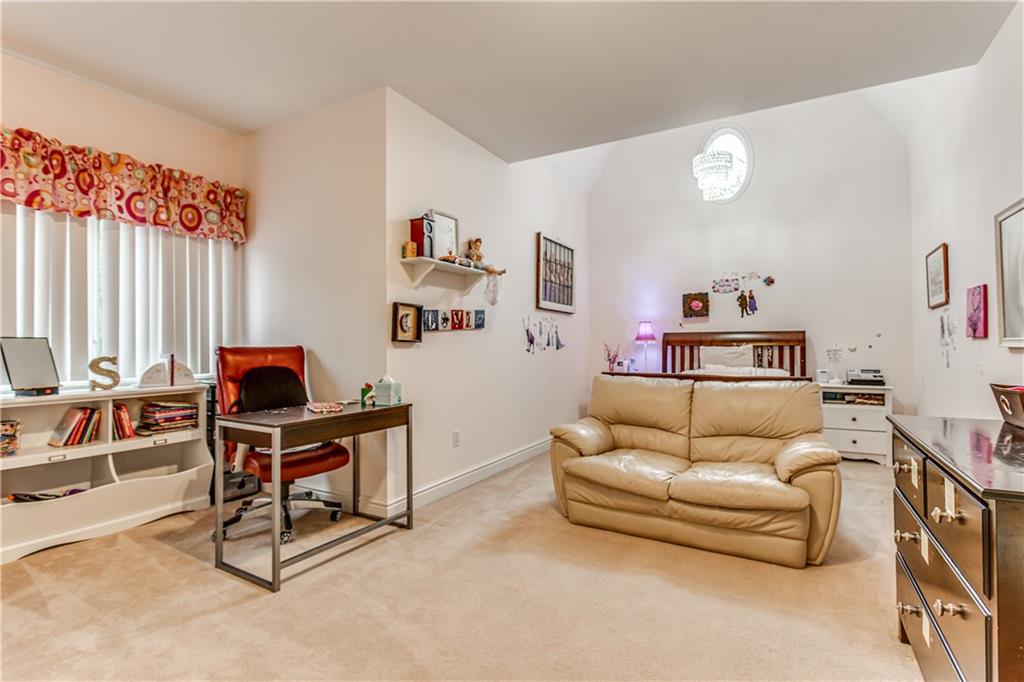 923 Settlers Ridge Road Pittsburgh, PA 15238 - Photo 17 of 25 Gallery Image 17