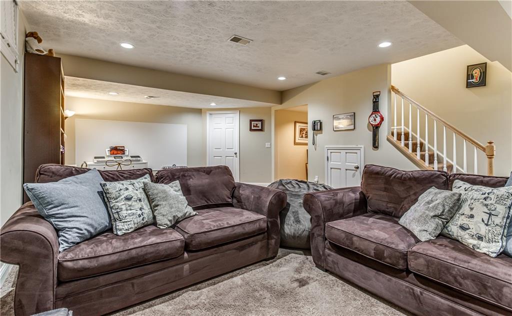 923 Settlers Ridge Road Pittsburgh, PA 15238 - Photo 19 of 25 Gallery Image 19