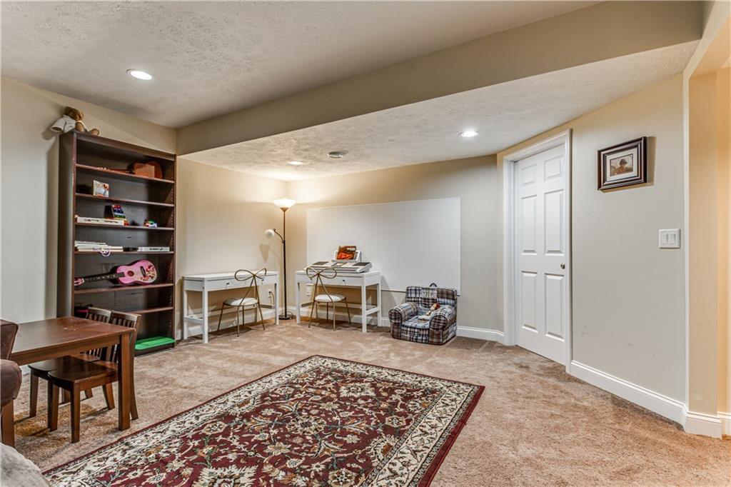 923 Settlers Ridge Road Pittsburgh, PA 15238 - Photo 20 of 25 Gallery Image 20