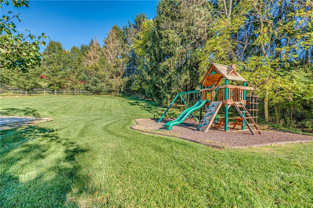 923 Settlers Ridge Road Pittsburgh, PA 15238 - Photo 24 of 25 Gallery Image 24