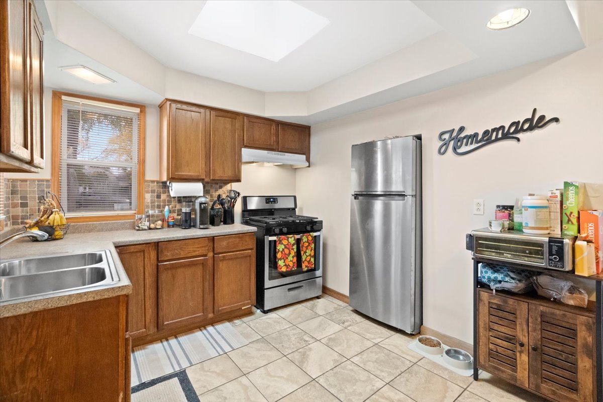 38195 Charleston Road Beach Park, IL 60087 - Photo 8 of 20