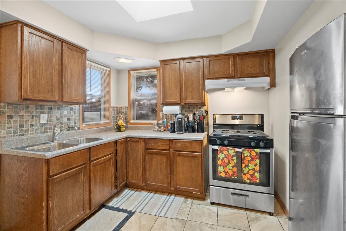 38195 Charleston Road Beach Park, IL 60087 - Photo 9 of 20