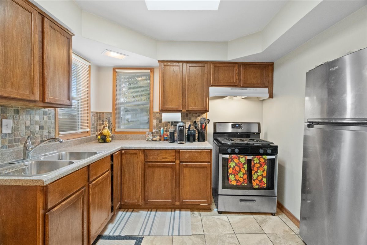 38195 Charleston Road Beach Park, IL 60087 - Photo 10 of 20