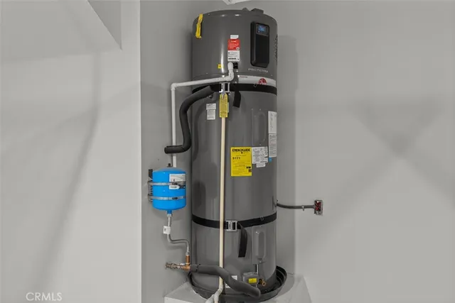 $884,074 | 1095 North Harbor Boulevard, Anaheim, CA 92801