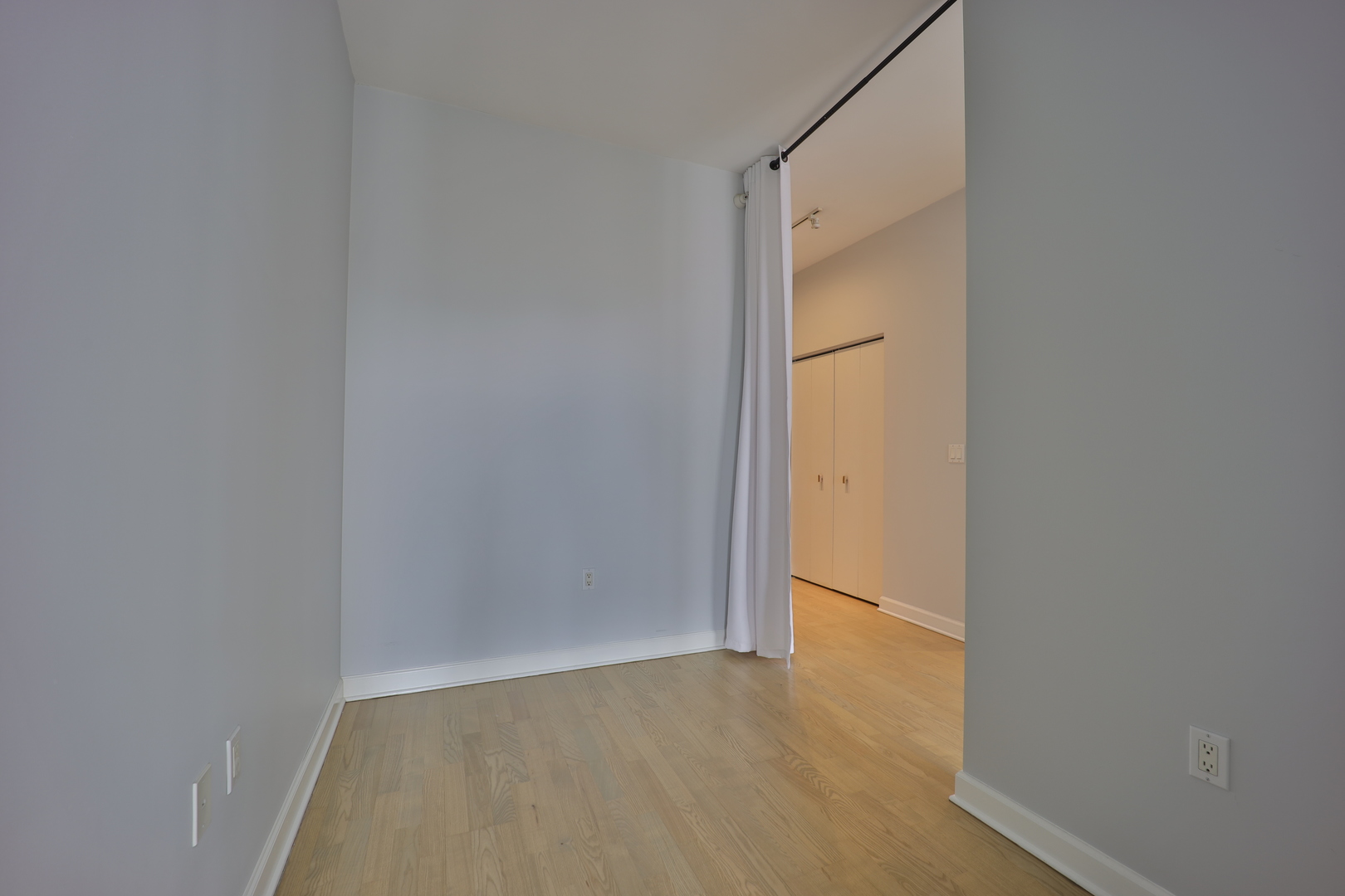 233 East 13th Street, Unit 1708 Chicago, IL 60605 - Photo 8 of 15 a view of an empty room