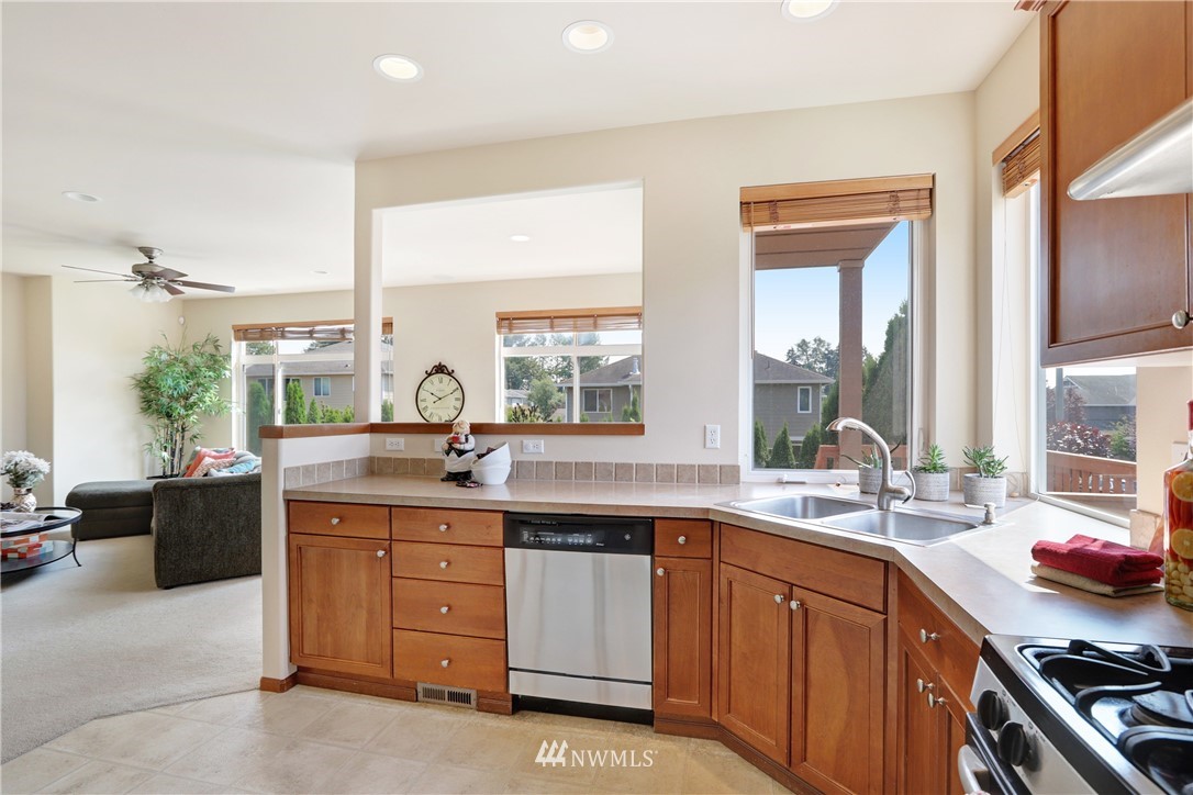 306 Pasco Drive Northeast Renton, WA 98059 - Photo 8 of 25