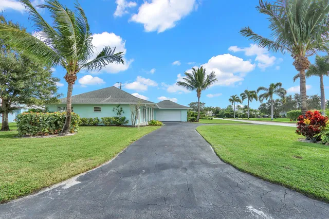 $824,900 | 3 Southeast Paddock Circle, Jupiter, FL 33469