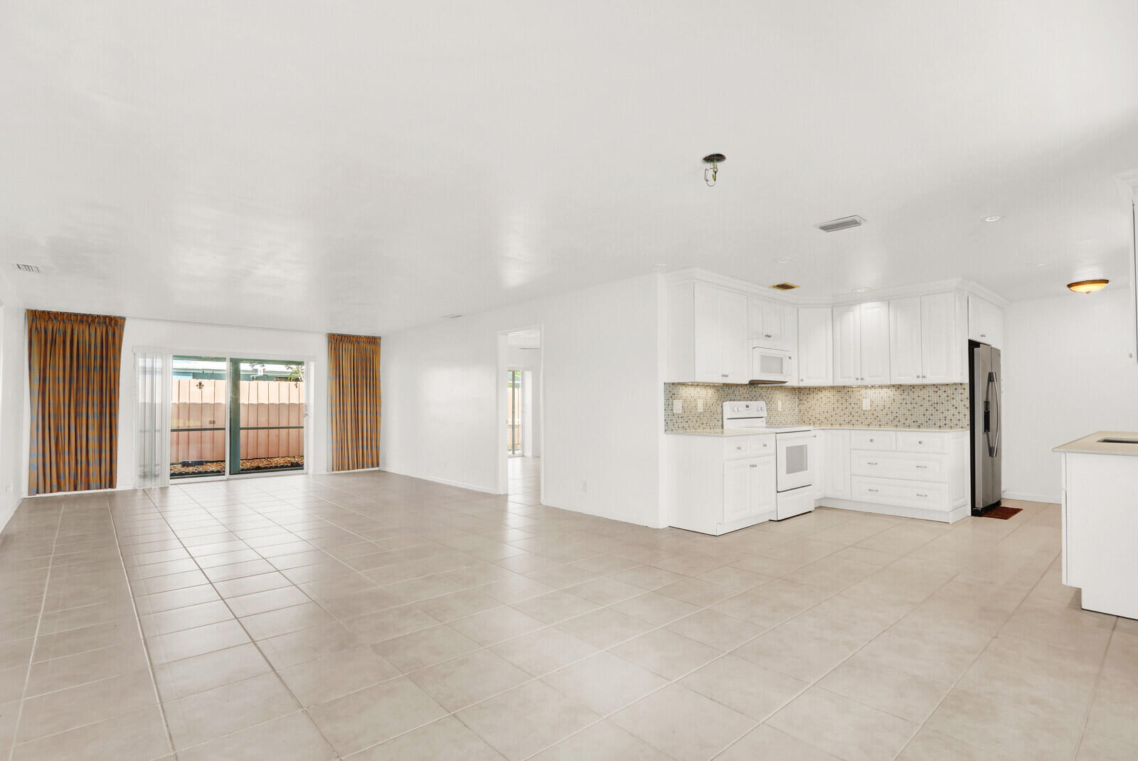 3 Southeast Paddock Circle Tequesta, FL 33469 - Photo 5 of 52 04_Image_6_mls