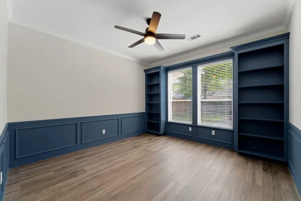 $935,000 | 23 Shearwater Place, The Woodlands, TX 77381