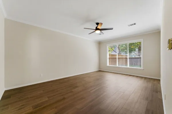 $935,000 | 23 Shearwater Place, The Woodlands, TX 77381