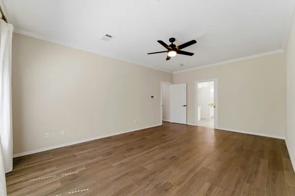 $935,000 | 23 Shearwater Place, The Woodlands, TX 77381