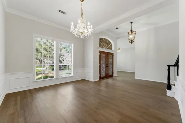 $935,000 | 23 Shearwater Place, The Woodlands, TX 77381