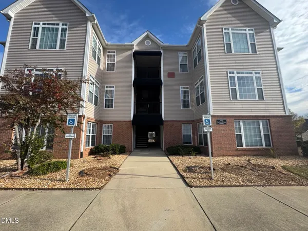 $203,500 | 2511 Huntscroft Lane, Unit 101, Raleigh, NC 27617