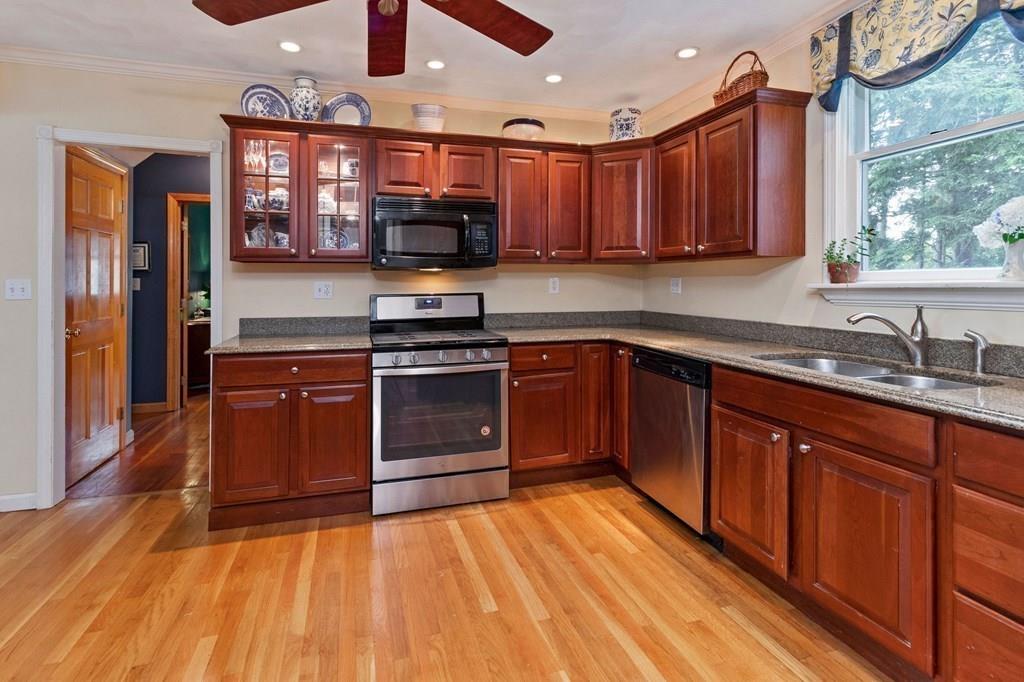 45 Pembrook Road North Andover, MA 01845 - Photo 8 of 37 Gallery Image 8
