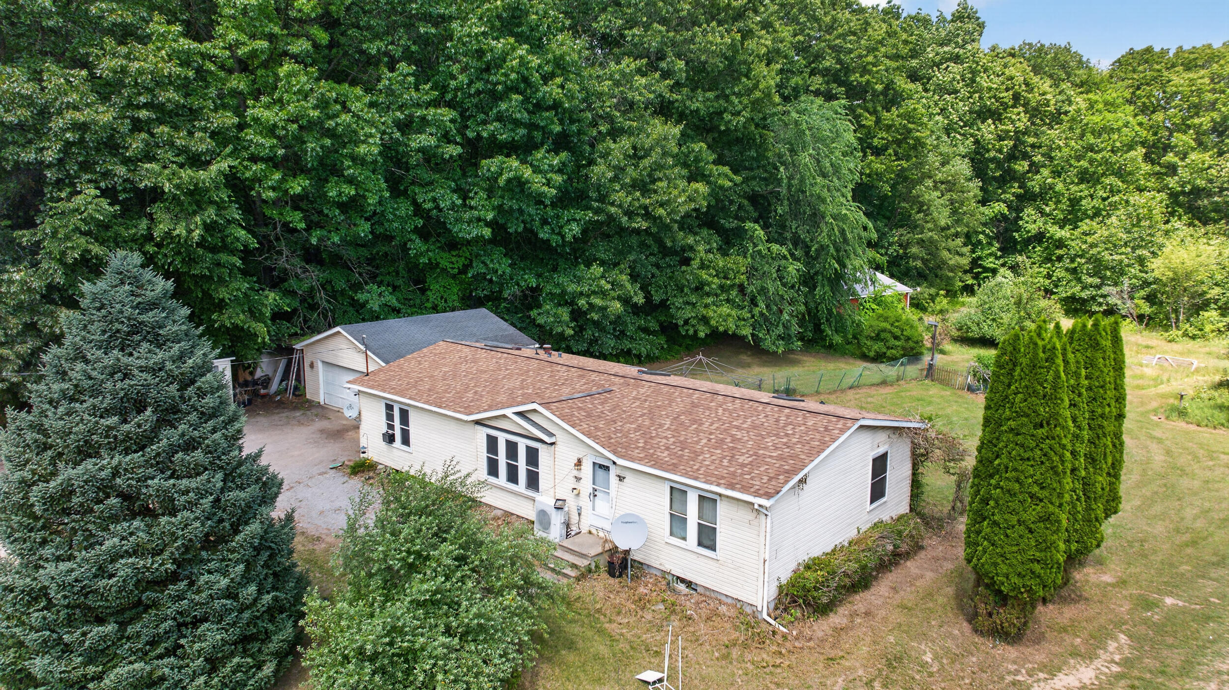 6455 Jordan Road Jackson, MI 49201 - Photo 1 of 39 8_6455 jordan rd jackson mi - 00017