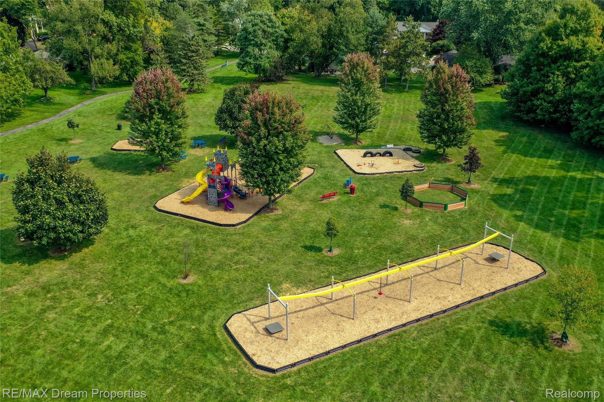 30998 Westwood Road Farmington, MI 48331 - Photo 42 of 47 DJI_0956.jpg