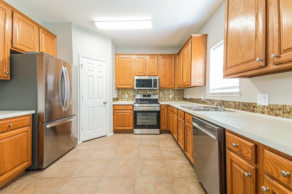 1412 Pine Ridge Road Roanoke, TX 76262 - Photo 6 of 18