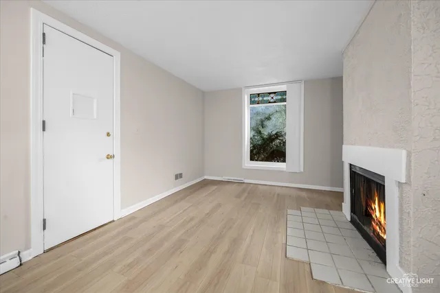 $1,550 | 674 St Charles Street, Unit 1, Elgin, IL 60120